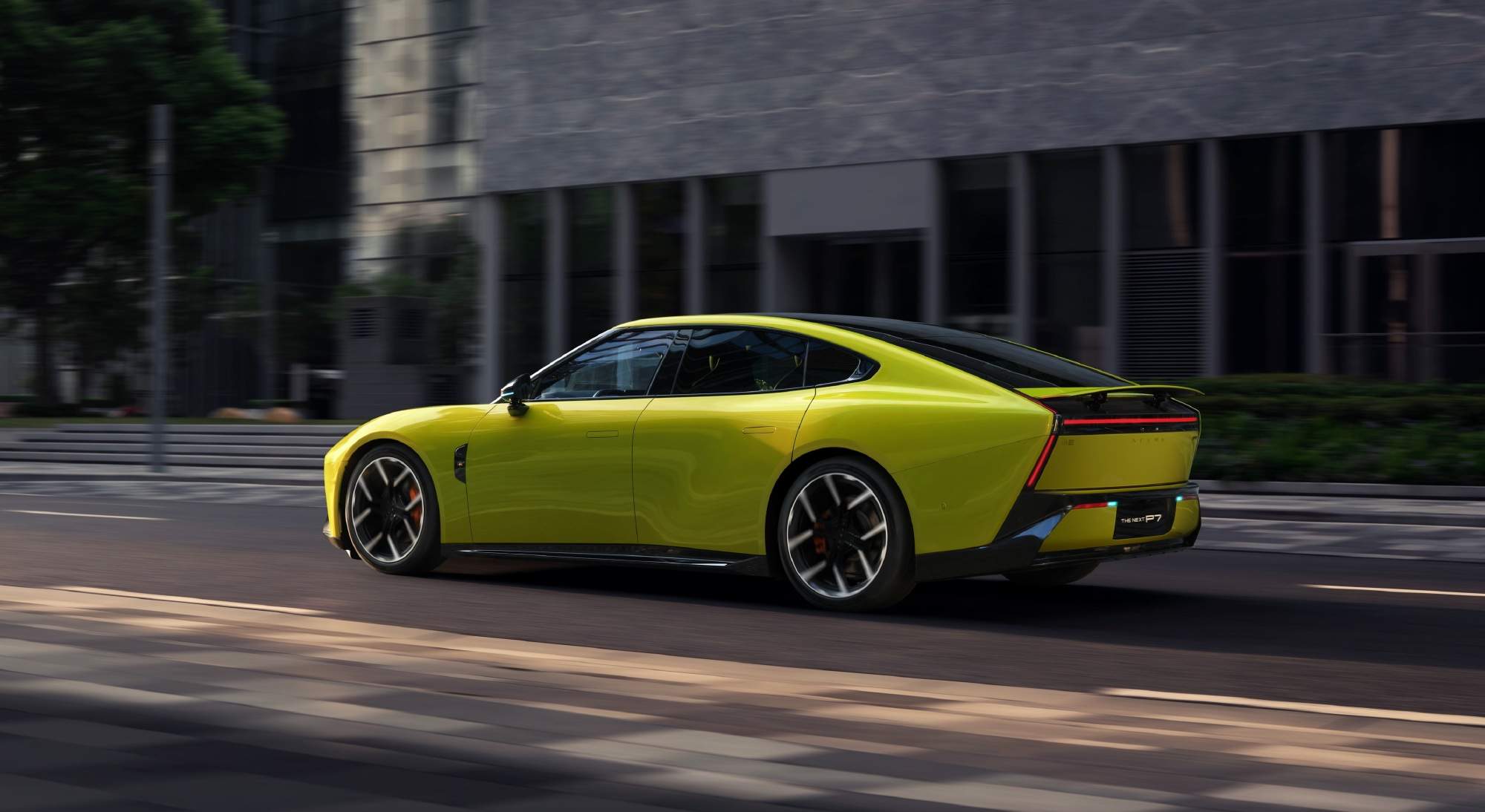 8月造车新势力放榜：零跑小鹏再创单月销量新高，小米、蔚来交付超3万辆