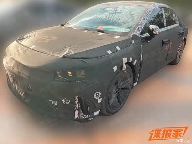 采用插电混动系统 smart轿车谍照曝光 或命名为精灵#6